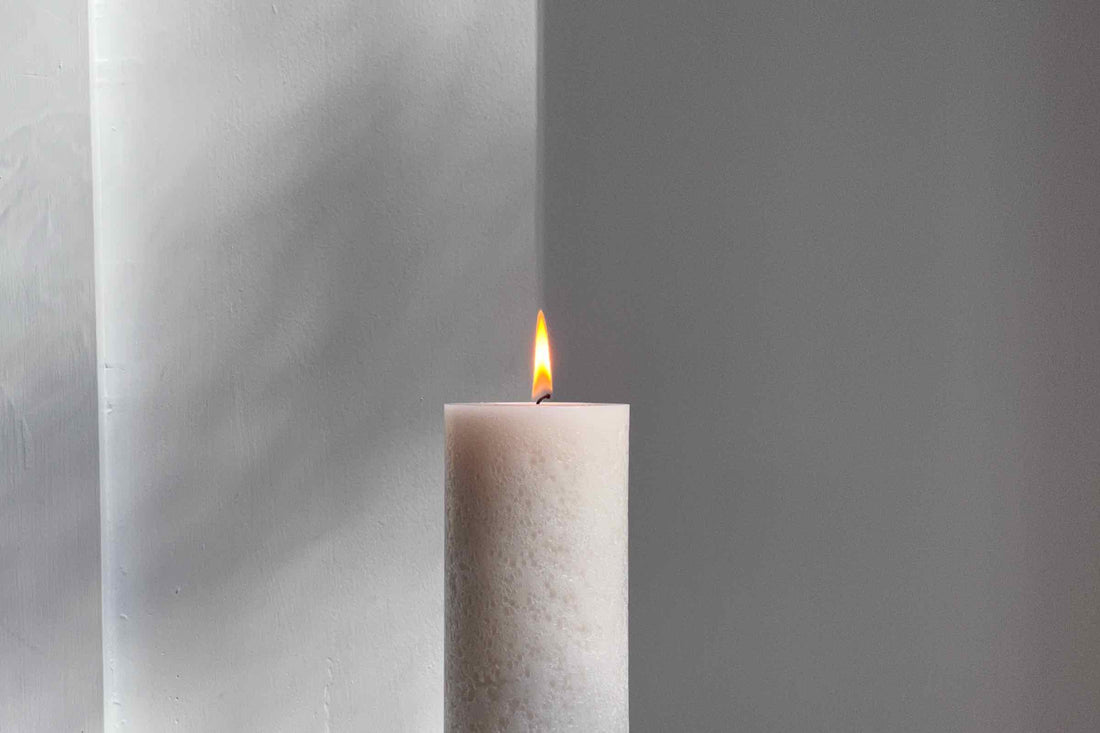 How to stop a candle from smoking
