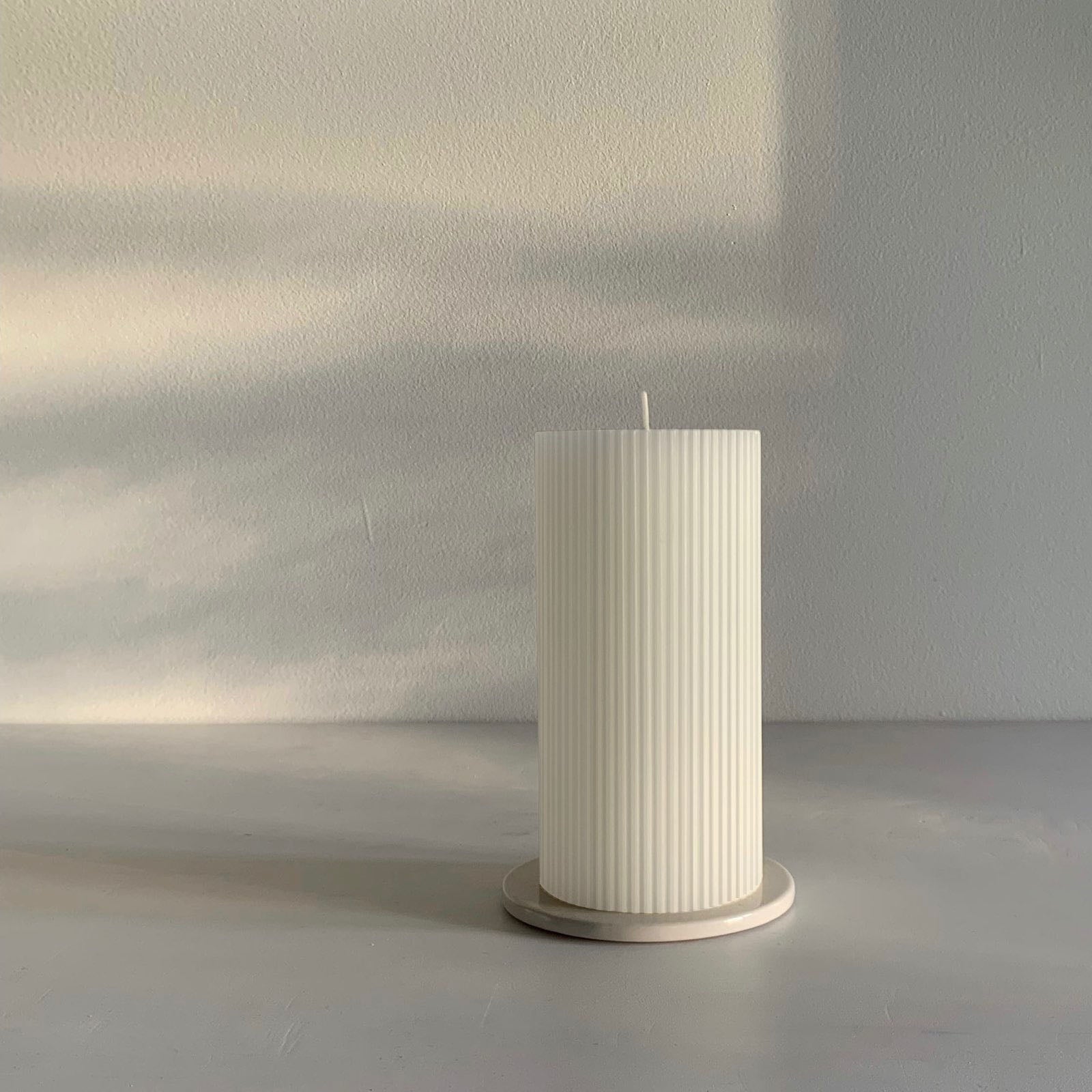 Grooved pillar candle