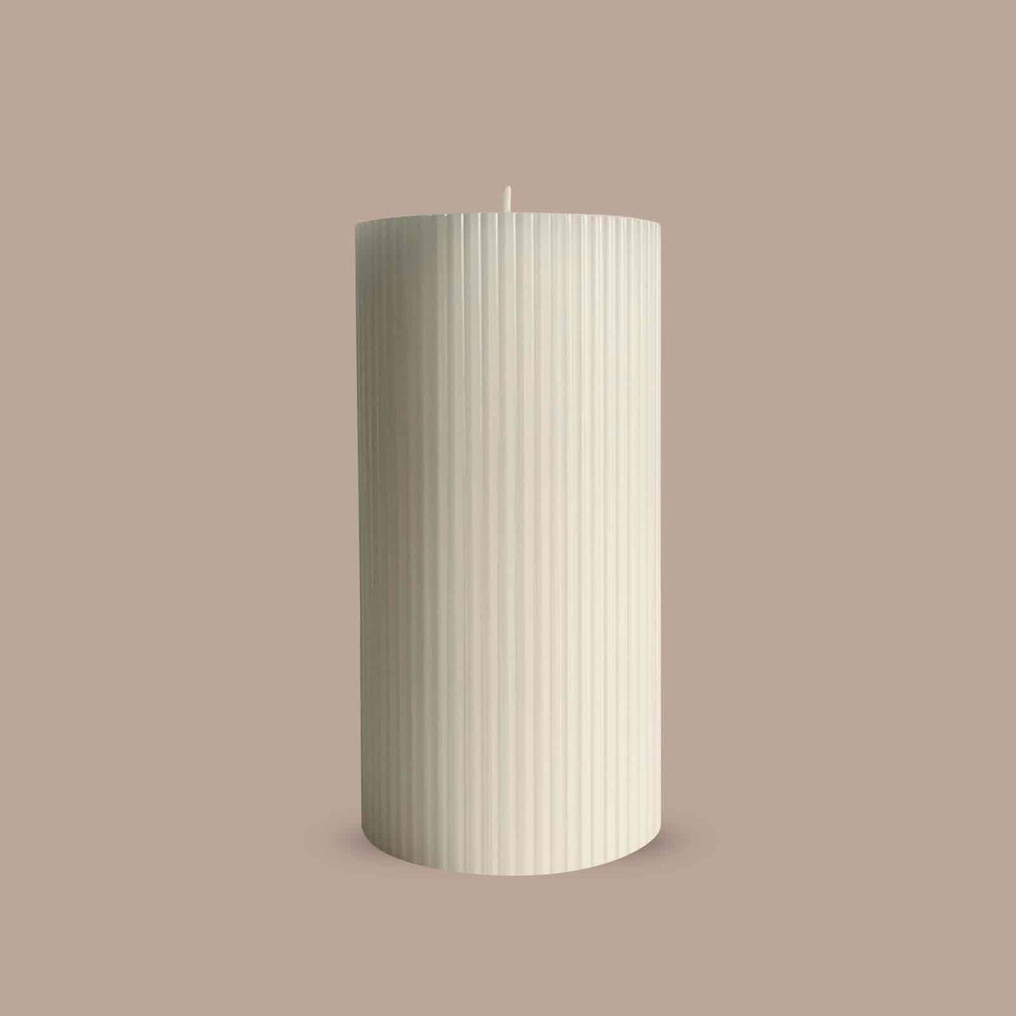 White ripple column candle